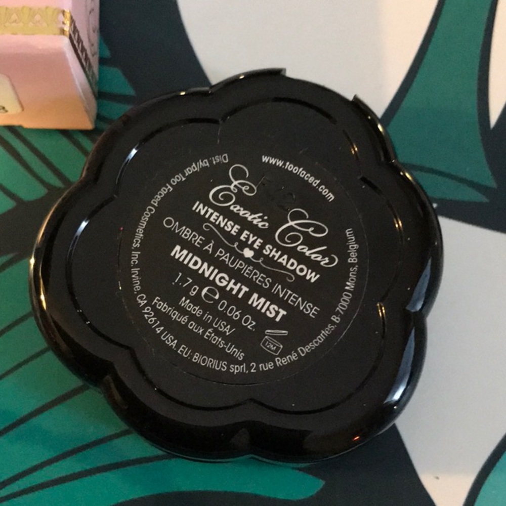 ๐บ Midnight Blue Shimmery Eyeshadow - Picture 5 of 5